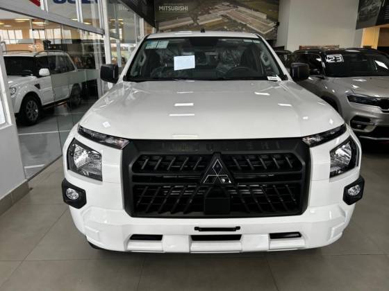 MITSUBISHI TRITON 2.4 BITURBO DIESEL CD GLS 4X4 AUTOMÁTICO MITSUBISHI TRITON 2.4 BITURBO DIESEL CD GLS 4X4 AUTOMÁTICO